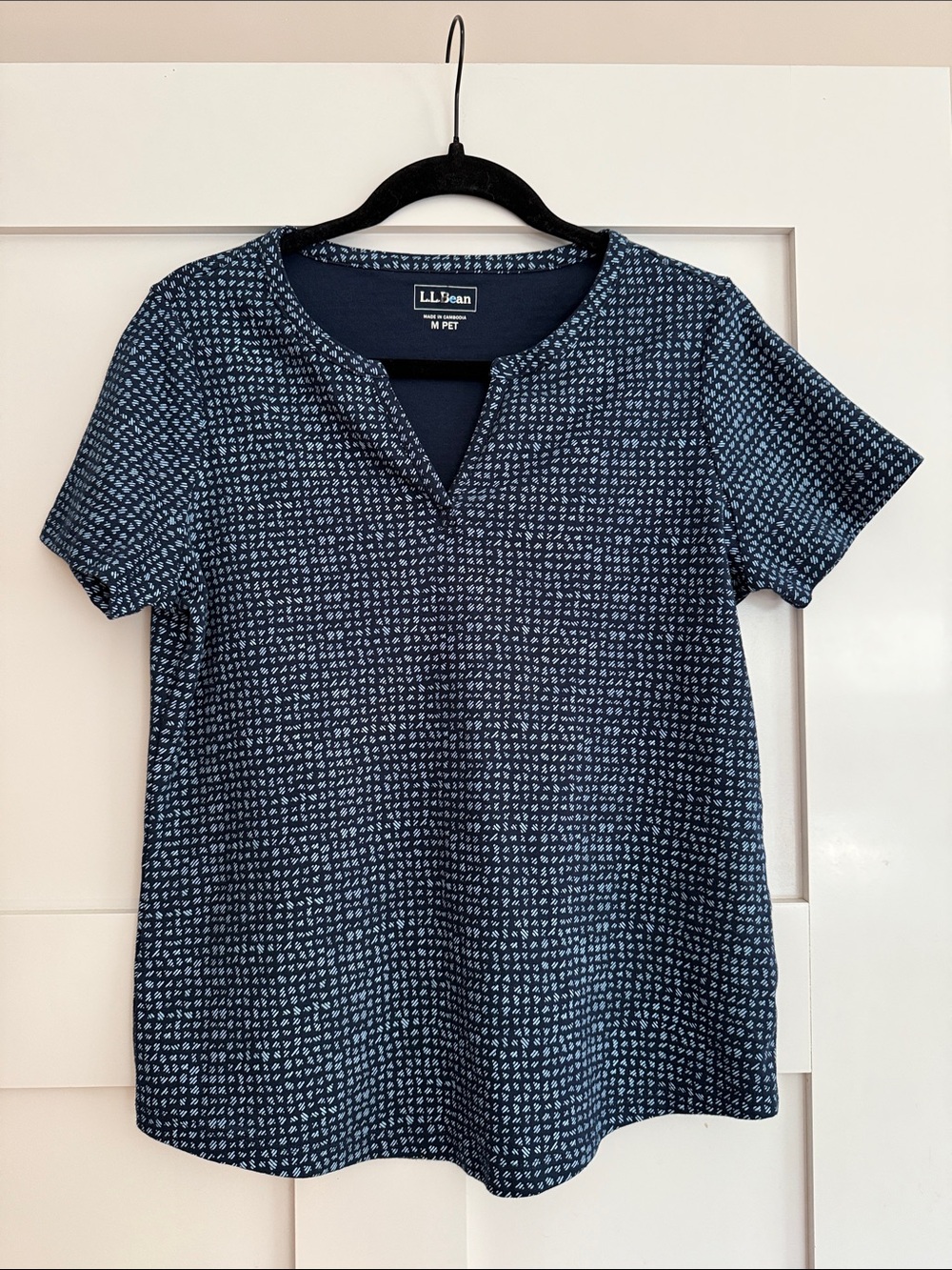 L.L. Bean Navy Blue Patterned Split V Short Sleeve Top - Women’s Petite Medium